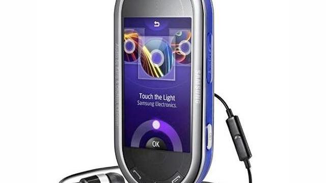 <b>Samsung anunta oficial telefonul muzical M7600 Beat DJ, dotat cu touchscreen</b>Dupa o serie de scapari si zvonuri, iata ca Samsung a anuntat la Mobile World Congress 2009 oficial telefonul muzical M7600 Beat DJ, lansand si o noua imagine cu terminalul, pe care il puteti admira mai jos: Acest telefon muzical va suporta conectivitate...