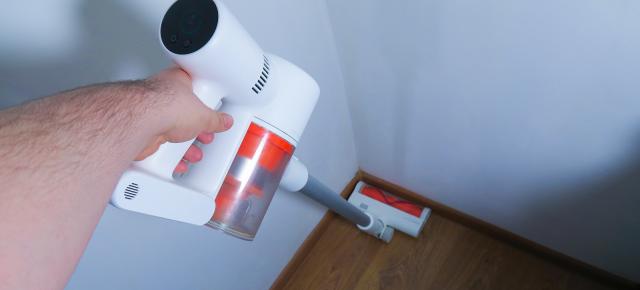 Prezentare Xiaomi Mi Vacuum Cleaner G10 - Aspirator vertical fără fir, cu mop și putere de aspirare mare