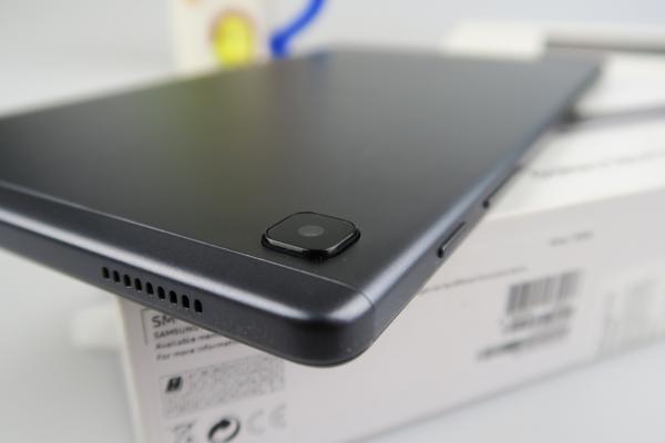 Samsung Galaxy Tab A7 Lite: Acustica stereo emite sunete plăcute, dar fără record la volum