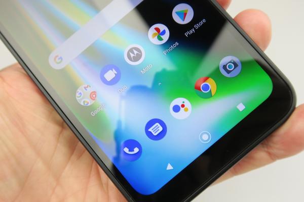 Motorola Defy: OS, UI, aplicaţii cu Android 10 şi My UX