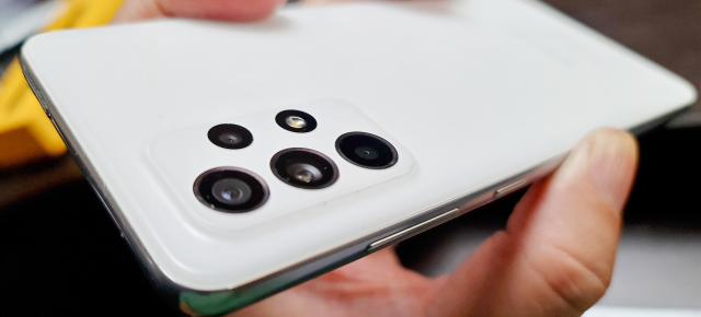 Samsung Galaxy A52 și A72 au primit o actualizare software care îmbunătățește camera; Iată ce mai aduce nou