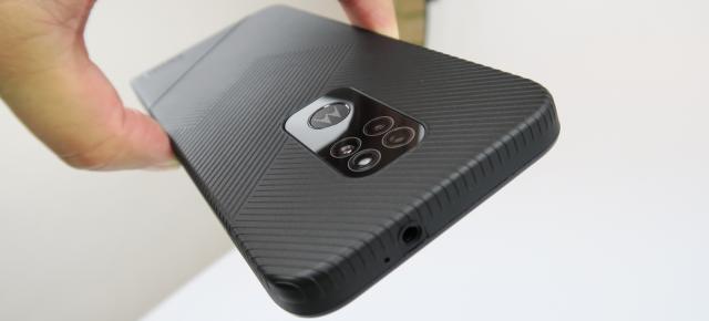 Motorola Defy 2021: Hardware de telefon midrange accesibil, nu chiar future proof