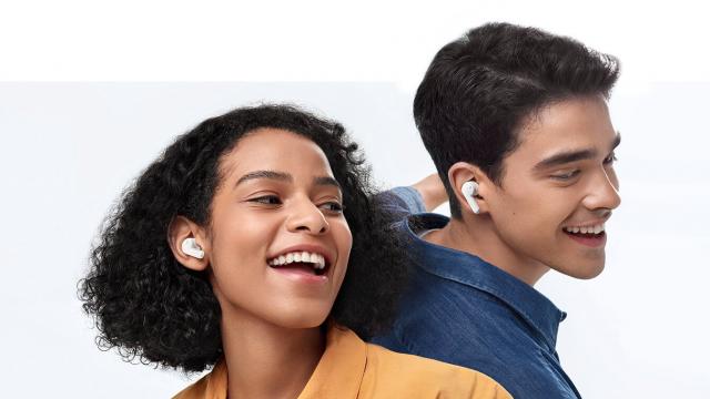 <b>Amazfit anunță căștile wireless PowerBuds Pro cu ANC și senzor PPG pentru măsurarea pulsului</b>Odată cu lansarea smartwatch-ului GTR 2 LTE iată că cei de la Amazfit introduc pe piață și o nouă pereche de căști wireless. Se numesc Amazfit PowerBuds Pro și se remarcă prin funcții health și fitness. Acestea debutează 