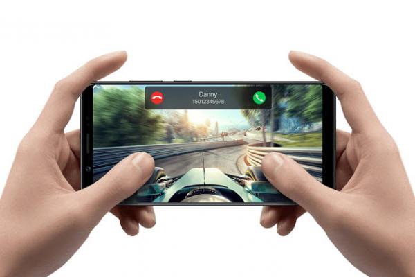 Vivo V7+ este prezentat oficial în India; sosește cu o cameră selfie de 24 mpx, procesor Snapdragon 450 și display de 6 inch cu raport 18:9