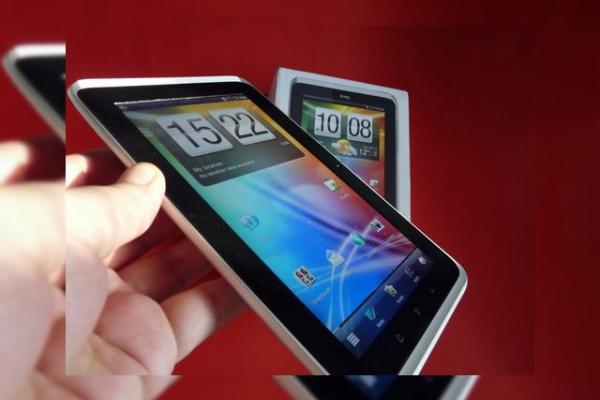 HTC Flyer, prima tabletă Gingerbread cu HTC Sense scoasă din cutie (Video)