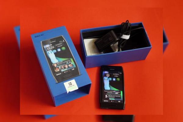 Nokia X7 scos din cutie la Mobilissimo.ro; Symbian Anna a sosit!