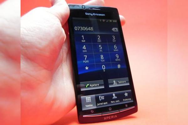 Review Sony Ericsson Xperia Arc - subțire, curbat și dotat cu o cameră fantastică (Video)