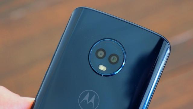 <b>Preț și disponibilitate Motorola Moto G6 în România</b>Un alt membru al seriei de terminale Moto G6 este și varianta standard adică G6. Aceasta ajunge de astăzi la vânzare pe plan local și avem parte de momentul ideal pentru a vă prezenta un articol de tip preț și disponibilitate din care aflați 