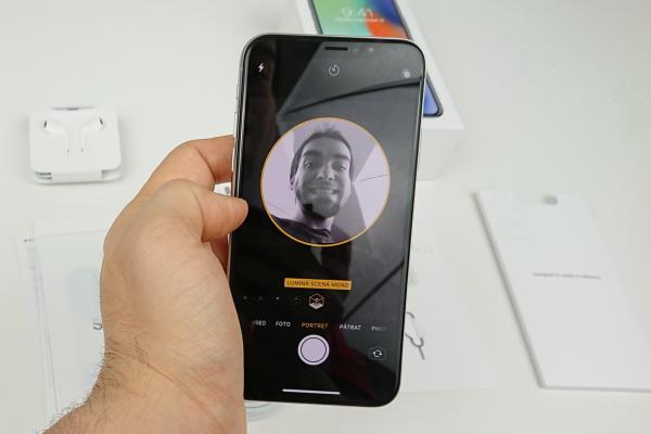 Apple iPhone X - Unboxing