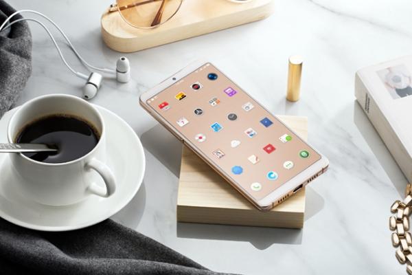 Smartisan Pro 2 debutează oficial cu ecran 18:9; adoptă un design simplist și totodată foarte elegant 