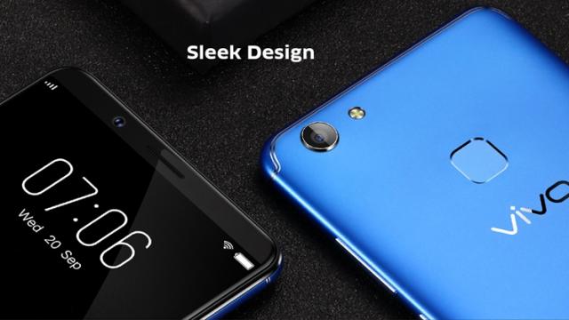 <b>Vivo V7+ primește o variantă de culoare Energetic Blue; aceasta costă 286 euro</b>Producătorul chinez Vivo a anunțat astăzi lansarea unei noi variante de culoare pentru smartphone-ul Vivo V7+, fiind vorba despre o nuanță de albastru electric. Culoarea se prezintă tare bine la capitolul look și aflăm că prețul de comercializare