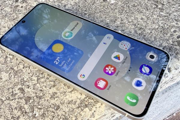 Samsung Galaxy S25 FE: OS, UI și Galaxy AI cu o mulțime de opțiuni utile + 7 ani de actualizări software