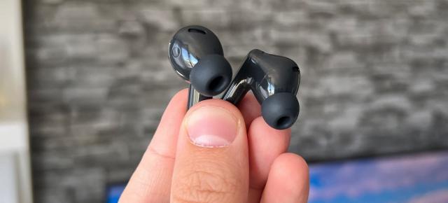 Huawei FreeBuds 7i Review: căşti pentru o toamnă cu vânt, cu microfon ce conduce sunet prin os, Head Tracking
