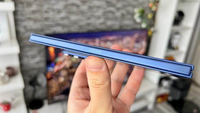 <b>Telefonul triplu pliabil Samsung va fi dezvăluit la acest eveniment internaţional</b>Samsung pregăteşte de ceva vreme un răspuns pentru telefoanele triplu pliabile de la Huawei, dar modelul lor se lasă aşteptat. Azi aflăm că ar putea vedea lumina zilei la un eveniment internaţional numit APEC Summit

