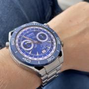 HUAWEI Watch Ultimate Review: Smartwatch-ul ultra premium Huawei care te te însoțește la cele mai elegante evenimente și este rezistent la apă, putând fi purtat chiar și în timpul scufundărilor