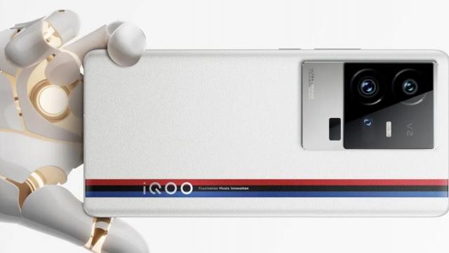 <b>vivo fuzionează cu iQOO pentru a reduce cheltuielile de operare; Vin telefoanele cu dungi de BMW în România?</b>vivo e o companie „tânără” pe piața din România, dar cu o experiență amplă în industria telefoanelor mobile. O veste surprinzătoare a venit recent, producătorul anunțând reintegrare sub-brand-ului său iQOO sub business-ul propriu