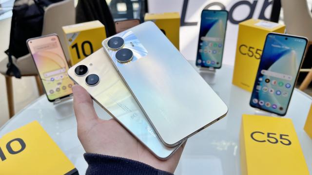 <b>realme 10 și realme C55 sosesc oficial pe piața din România - telefoane mid-range pentru tineri, accesibile și arătoase</b>Ultimele zile ale lunii martie 2023 au fost marcate și de câteva evenimente importante pe plan local, inclusiv cel realme menit să marcheze lansarea locală a noilor telefoanelor realme 10 și realme C55. Acestea sunt modele mid-range