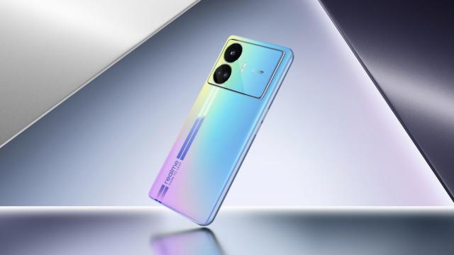 <b>realme GT Neo5 SE devine oficial: are procesor Snapdragon7+ Gen 2 și încărcare la 100W</b>După o campanie destul de lungă de teasing, realme a anunţat în sfârşit versiunea Lite a lui GT Neo 5, telefonul cu încărcare la 240W văzut de noi la MWC 2023. E vorba despre realme GT Neo 5 SE, care a debutat în China şi avem detalii 