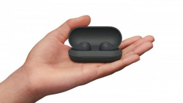 <b>Sony prezintă căştile Bluetooth WF-C700, cu ANC, mod Ambient</b>Sony a prezentat la început de aprilie o pereche nouă de căşti Bluetooth, WF-C700, împreună cu o versiune albastră de WH-1000XM5. Prima e o pereche de căşti TWS, earbuds cum ar veni, cu dopuri şi anulare de zgomot adaptivă

