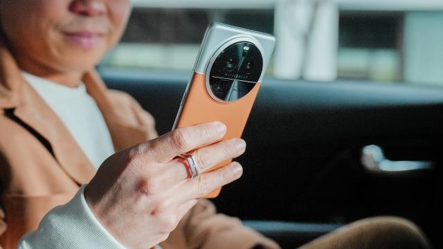 <b>Top 10 smartphone-uri în topul AnTuTu pe martie 2023; OPPO şi ZTE la putere (top China)</b>Dacă e început de lună, e iarăşi momentul să vedem care sunt cele mai puternice telefoane în topul AnTuTu pe luna trecută. Luna martie aduce un nou campion în topul smartphone-urilor flagship, din păcate un telefon care nu va ajunge 