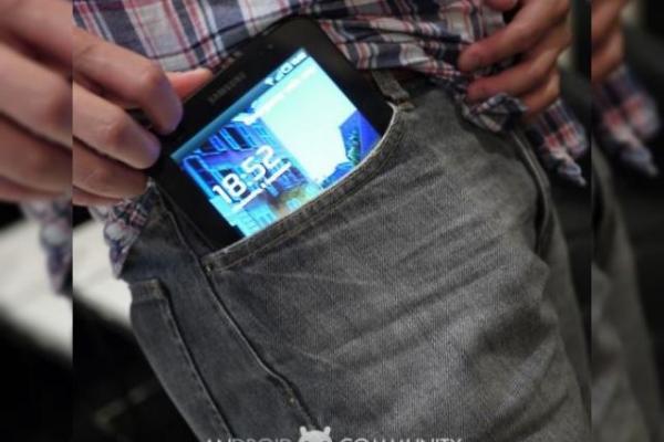 Marea buzunareala: Samsung Galaxy Tab, tablet de buzunar? (Video)