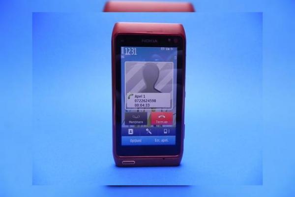 Recenzie Nokia N8: gigantul cameraphone-urilor pe masa de teste Mobilissimo (Video)