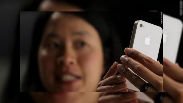 <b>iPhone 4 (antennagate) - eșecul anului, conform celor de la CNN</b>în vreme ce iPhone 4 a fost considerat cel mai bun telefon al acestui an de către cititorii Mobilissimo.ro, cei de la CNN nu au o părere atât de bună despre smartphone-ul Apple și îl declară "Eșecul tehnologic al anului". &nbsp; CNN amintește...