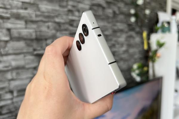 REDMAGIC 10 Air: Designul cel mai subțire și manevrabil (pentru un telefon de gaming)