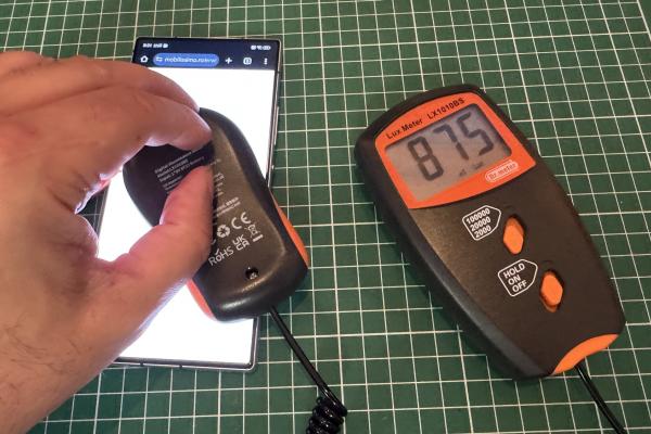 Luminozitate display - NUBIA REDMAGIC 10 Air