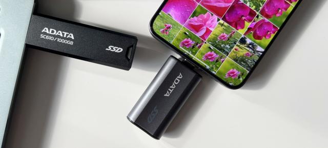 ADATA vine cu SSD-urile salvatoare pentru miile de poze din vacanța ta! SC610 și SC750 sunt SSD-uri externe foarte rapide, care dau clasă HDD-urilor externe și memoriilor flash clasice