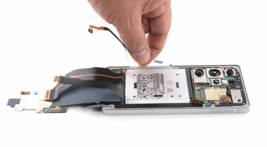 Se întâmplă minunea! Samsung testează bateriile viitorului, dar nu se grăbește cu implementarea lor