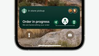 iOS 16 va afişa în lockscreen scoruri ale meciurilor, parcursul unui Uber, alte detalii utile prin Live Activity