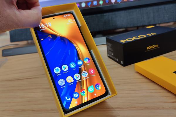 Unboxing POCO F4 (Conținutul cutiei)