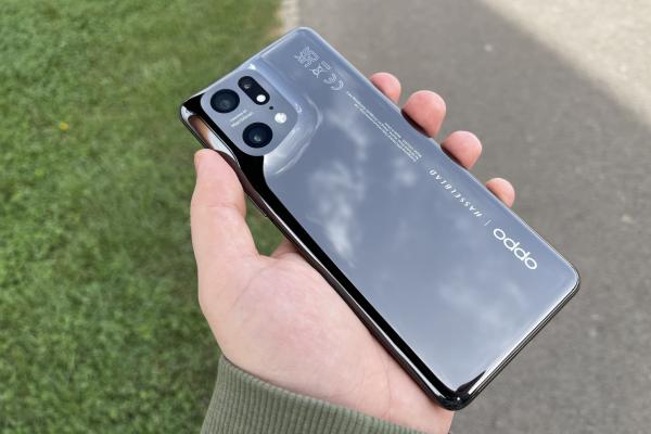 OPPO câştigă premii EISA pentru smartphone-uri avansate şi pentru cele mai bune căşti in-ear (Ediţia 2022-2023)