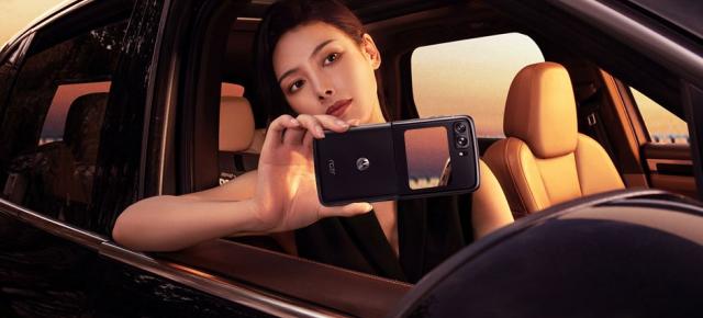Motorola RAZR 2022 este acum oficial; Pliabil cu ecran extern mai mare, cameră foto de 50 MP cu OIS și CPU Snapdragon 8+ Gen 1