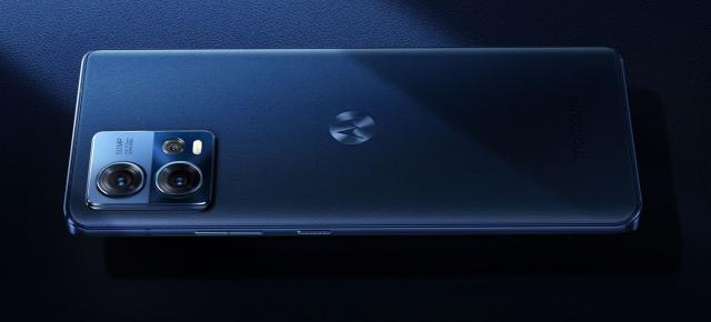 Motorola lansează un telefon de 167 grame pentru gameri: moto S30 Pro are CPU Snapdragon 888+, ecran de 144 Hz, spate din piele