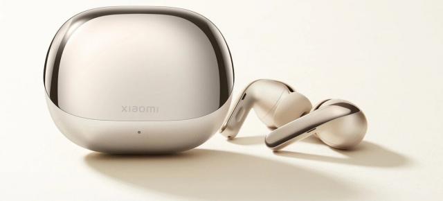 Căştile Xiaomi Buds 4 Pro oferă 38 de ore de autonomie, design elegant, anulare de zgomot