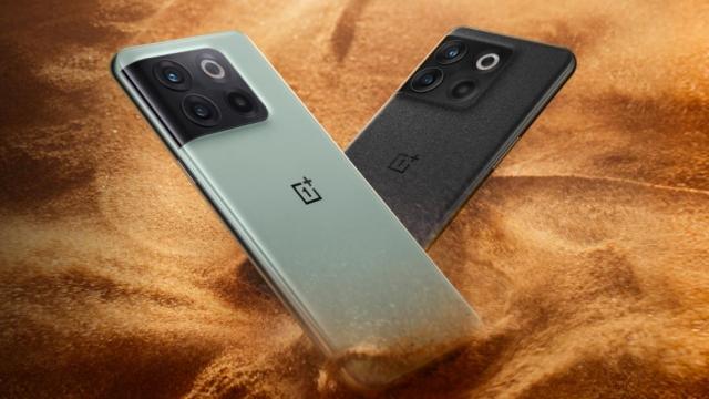 <b>OnePlus Ace Pro a debutat oficial, este un OnePlus 10T pentru piaţa din China; Ce diferenţe sunt?</b>OnePlus Ace Pro a văzut lumina zilei pe 9 august 2022 în China, el fiind de altfel o ediţie pentru piaţa chineză a recent lansatului OnePlus 10T. Hardware-ul lui Ace Pro este identic cu cel al lui OnePlus 10T, dar e interesant de văzut cât costă