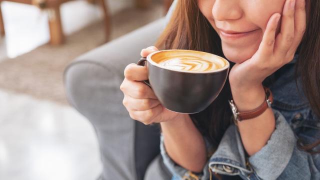 <b>Gadgets în oferta Kaufland #4, în săptămâna 17.08 - 23.08.22: Espressor cafea, set mixer cu extra reducere, bormașină la doar 99.99 lei</b>În această săptămână și cei de la Kaufland ne-au pregătit oferte speciale, gadget-uri și electronice la prețuri atractive și numai bune pentru echipat casa cu tehnologie smart. Ediția cu numărul #4 aduce catalogul asociat perioadei 