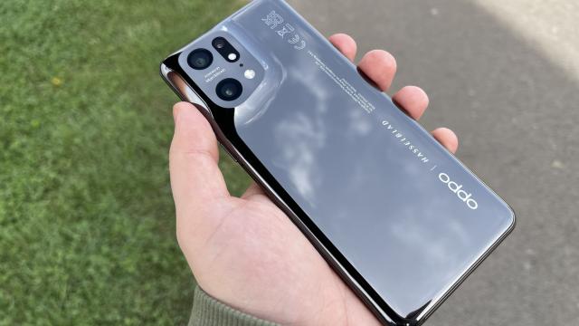 <b>OPPO câştigă premii EISA pentru smartphone-uri avansate şi pentru cele mai bune căşti in-ear (Ediţia 2022-2023)</b>OPPO ne informează că a câştigat pentru a treia oară distincţia EISA Advanced Smartphone 2022-2023, primind la aceeaşi gală pentru prima dată şi trofeul EISA In-Ear Headphones 2022-2023. Ce produse şi dispozitive au fost premiate 