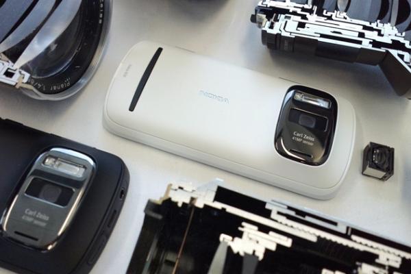 Nokia 808 Pureview nu mai face faţă cerinţelor moderne de optică, conform testelor DxOMark