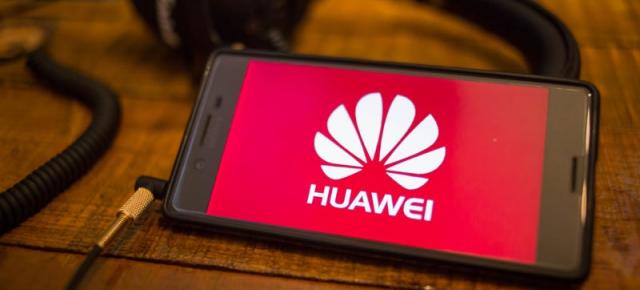 Interdicția impusă de SUA celor de la Huawei va afecta serios vânzările de telefoane; Picaj de 24% la capitolul livrări în 2019 pentru chinezi