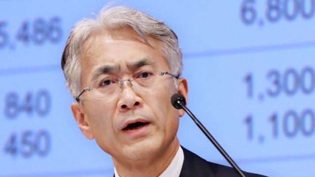 <b>CEO-ul Sony consideră că segmentul smartphone este "necesar" pentru companie; Nu va renunța prea curând la acest business</b>Finalul lunii martie ne aducea printre altele și vestea că Sony fuziona segmentele TV, Audio, Camera și Xperia într-o singură unitate, mutare care pe lângă rolul financiar permite și colaborarea între departamente 