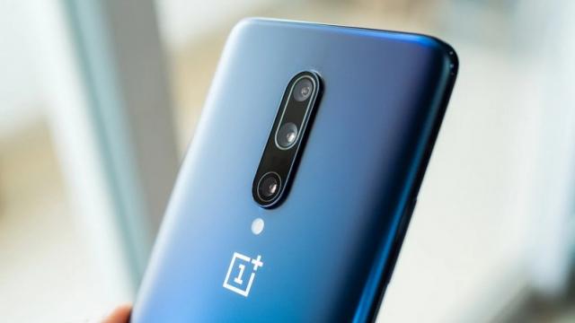 <b>OnePlus a dezinformat cu privire la zoom-ul optic 3X de pe OnePlus 7 Pro; Zoom-ul e "ajutat" de cropping</b>Am văzut până acum companii prinse cu mâţa în sac pentru că foloseau un DSLR pentru a promova camera unui telefon. Companiile de grad B şi C din China promit la rândul lor uneori captura Bokeh cu camera secundară şi tot ce fac e să ofere doar un blur..
