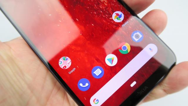 <b>Nokia 8.1: OS, UI, aplicaţii curate, aerisite, Android Pie cel stock</b>Nokia 8.1 se alătura listei lungi de terminale cu Android One, curat, aerisit şi rapid actualizat. Ca idee telefonul se afla pe listă scurtă de 21 de telefoane care suporta Android Q Beta 3.