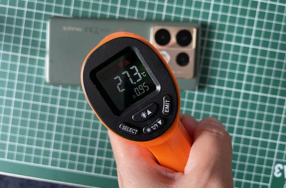 Infinix Note 40 Pro 4G - Test temperatură: Temperatura gaming (2).jpg