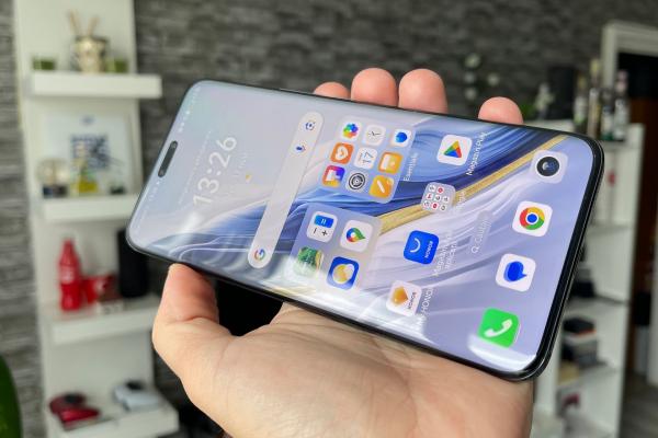 HONOR Magic6 Pro: Display-ul care îţi protejează ochii şi somnul, oferă culori de senzaţie