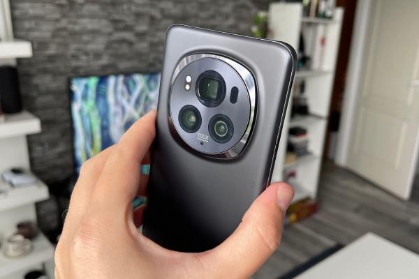 HONOR Magic6 Pro: Design de tanc dacă e rost de "tăvăleală", cameră polarizantă