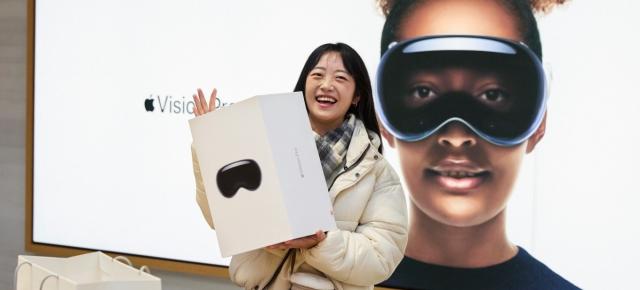 Vision Pro se lansează global; Apple pregătește introducerea headsetului în unele piețe din Europa și Asia