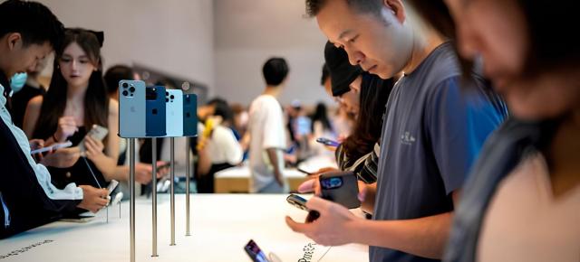 Apple reduce prețurile iPhone-urilor în China; Competiție acerbă cu Huawei